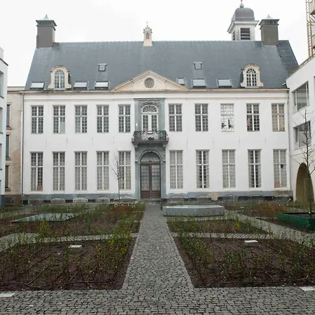 Cityantwerp Een Oase Van Rust Direct Achter De Meir * Antwerp