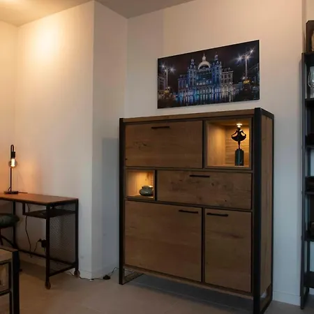 Apartment Cityantwerp Een Oase Van Rust Direct Achter De Meir *